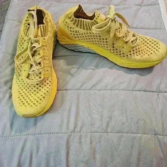 Nobull Size M 8 W 9.5. Color Lemon Drop - Picture 1 of 15